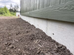 Skirting and exterior on a manufactured home
