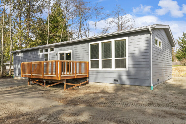 Custom wood deck built on a manufactured home in Kingston, WA